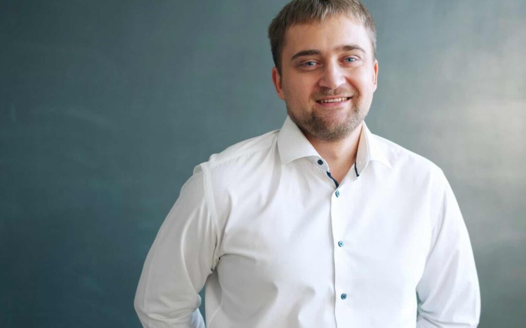 Why Are My Teeth Sensitive to Hot, Cold, or Sweets? Causes, Fixes, and When to See Arrow Dental Arts